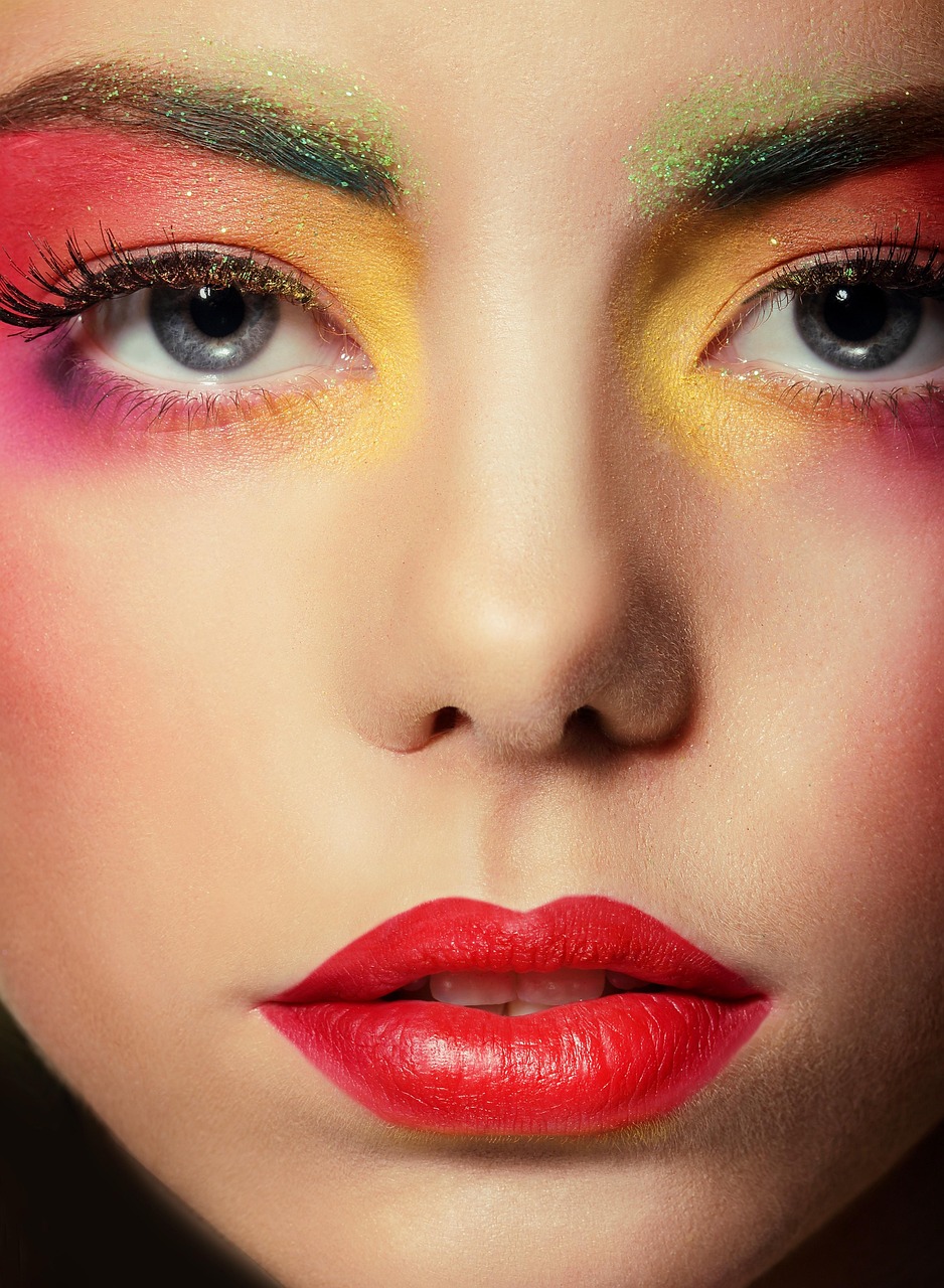 makeup-739672_1280