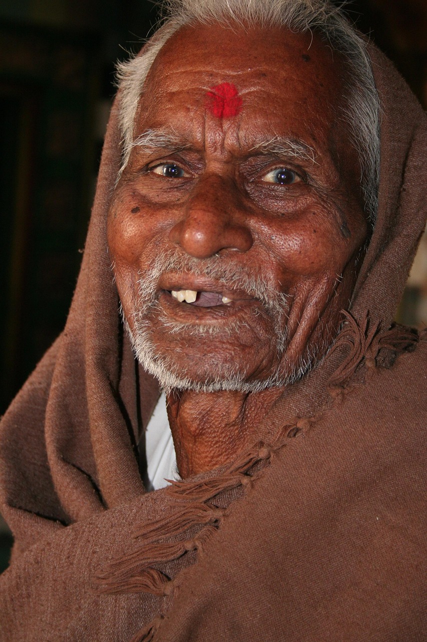 priest-517527_1280