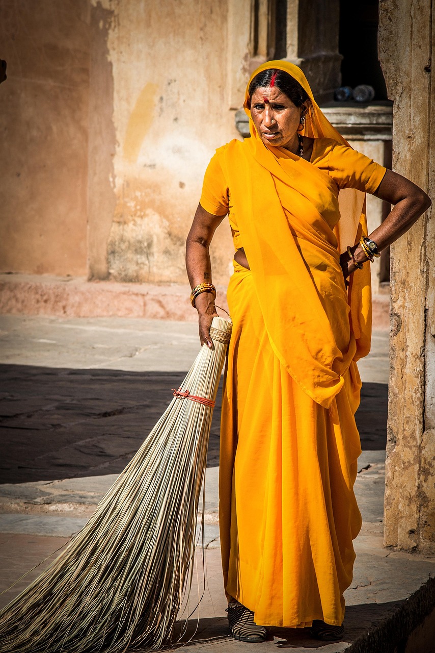 woman-701050_1280